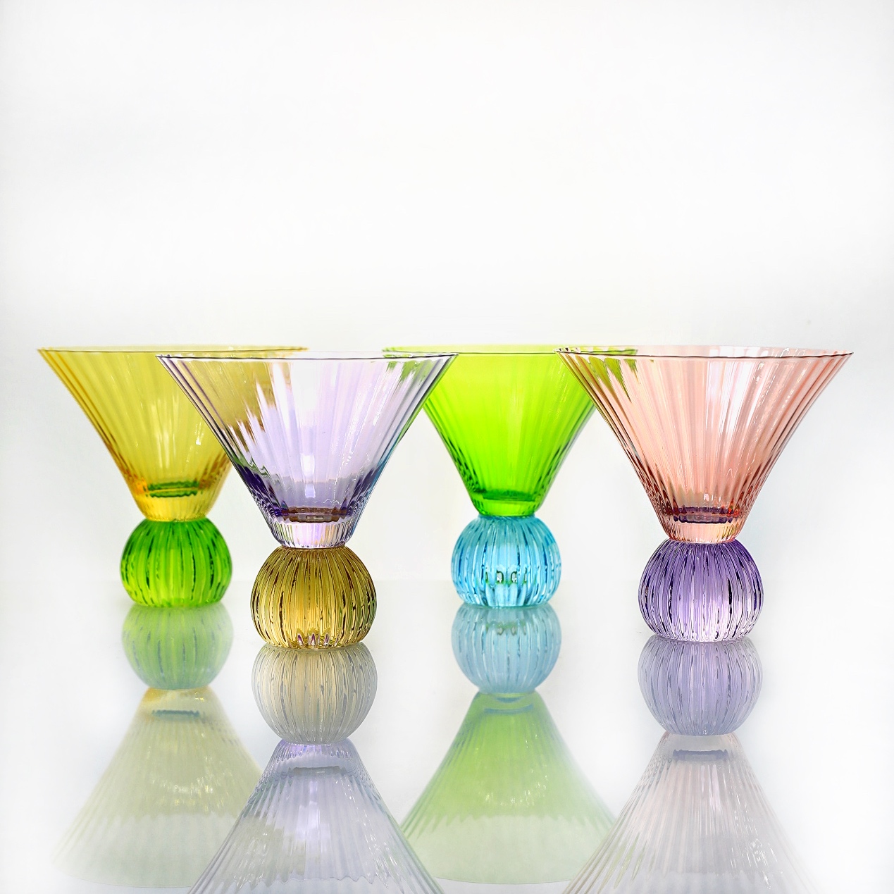 彩色玻璃马丁尼杯