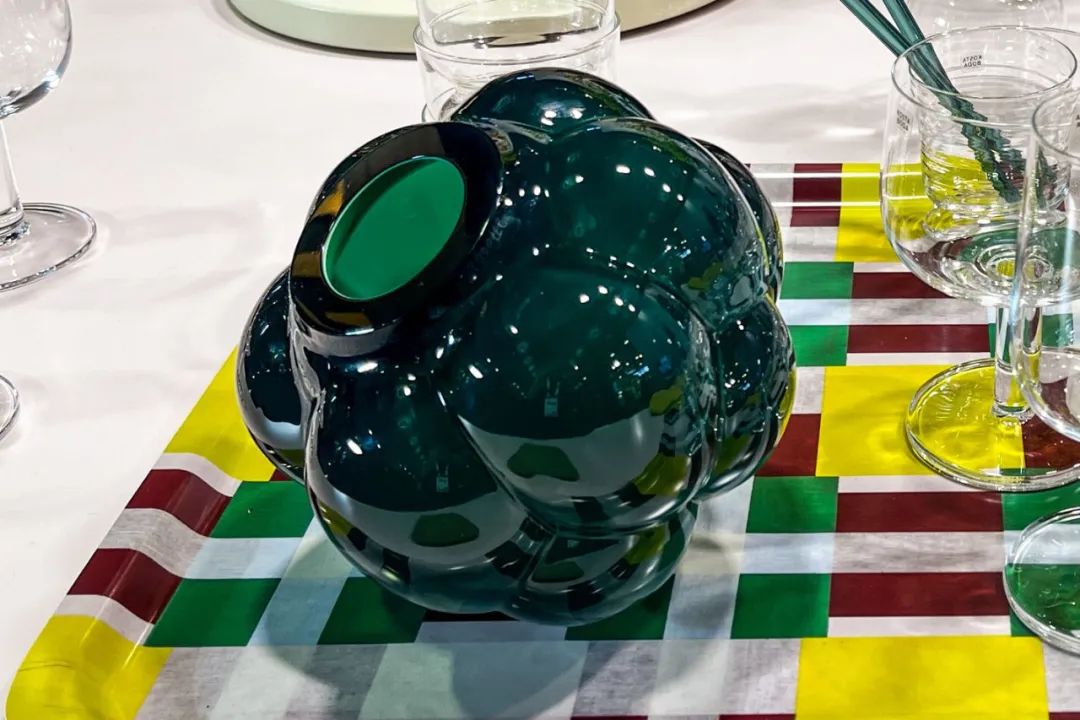 glass vase.jpg