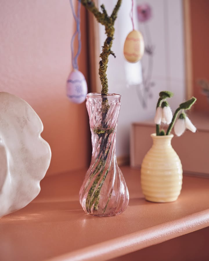 glass vase.png